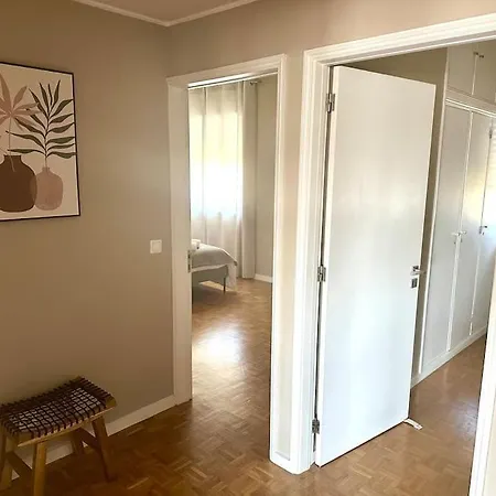 Renovado Com Ac, 2 Wc Completos, Terraco E Garagem דירה *