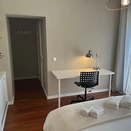 Renovado Com Ac, 2 Wc Completos, Terraco E Garagem * Porto
