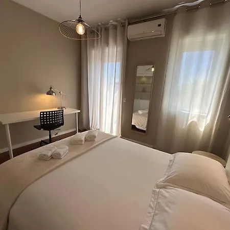 Apartment Renovado Com Ac, 2 Wc Completos, Terraco E Garagem