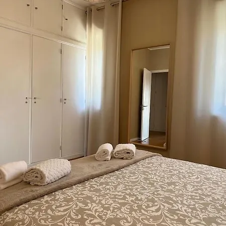 Apartment Renovado Com Ac, 2 Wc Completos, Terraco E Garagem *