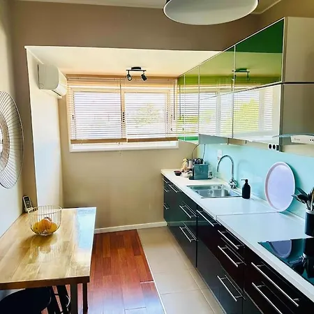 Renovado Com Ac, 2 Wc Completos, Terraço E Garagem Apartamento Porto