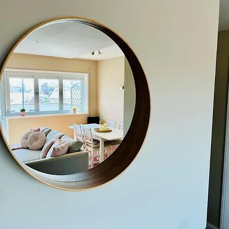 Apartamento Renovado Com Ac, 2 Wc Completos, Terraço E Garagem *