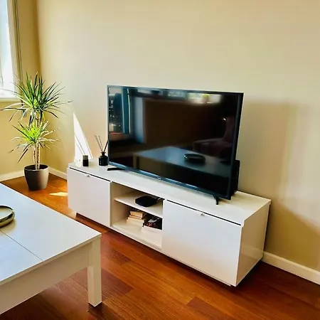 Renovado Com Ac, 2 Wc Completos, Terraço E Garagem * Porto