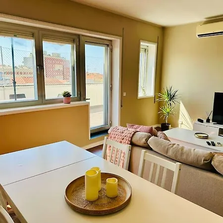 Apartment Renovado Com Ac, 2 Wc Completos, Terraco E Garagem *