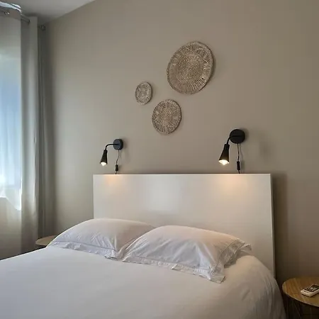 Renovado Com Ac, 2 Wc Completos, Terraco E Garagem דירה