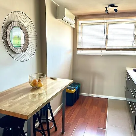 Renovado Com Ac, 2 Wc Completos, Terraco E Garagem דירה *