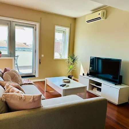 Renovado Com Ac, 2 Wc Completos, Terraco E Garagem דירה פורטו