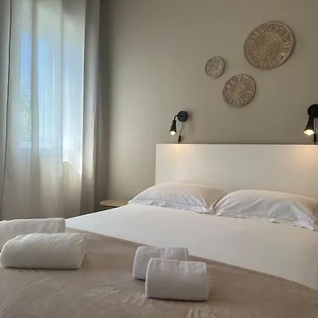 Apartmán Renovado Com Ac, 2 Wc Completos, Terraco E Garagem *