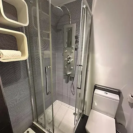 Apartmán Renovado Com Ac, 2 Wc Completos, Terraco E Garagem *