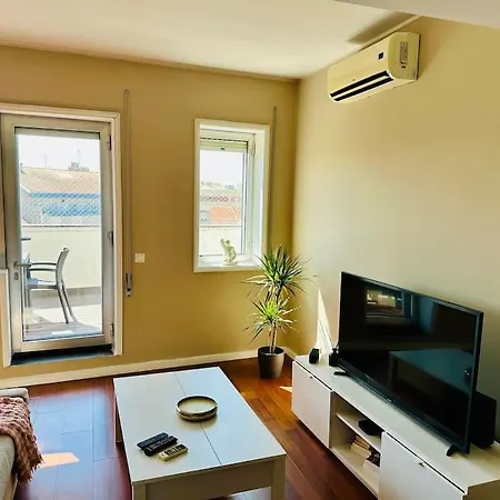 Apartmán Renovado Com Ac, 2 Wc Completos, Terraco E Garagem