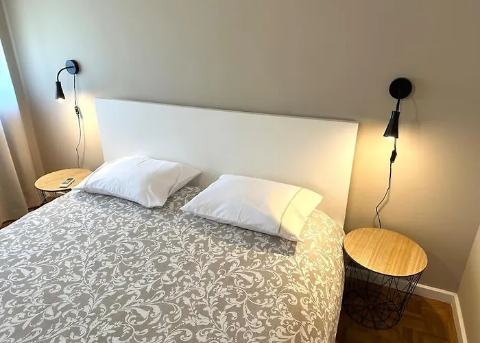 Renovado Com Ac, 2 Wc Completos, Terraço E Garagem Apartamento Porto