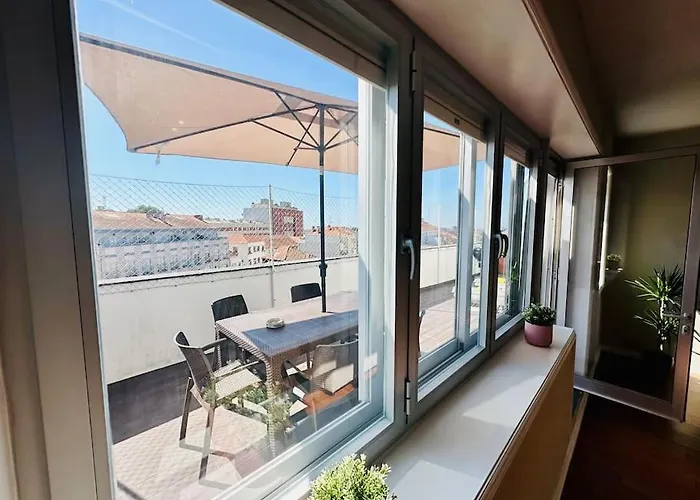 Renovado Com Ac, 2 Wc Completos, Terraço E Garagem