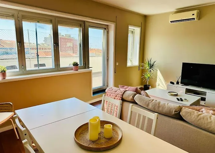 Apartamento Renovado Com Ac, 2 Wc Completos, Terraço E Garagem *