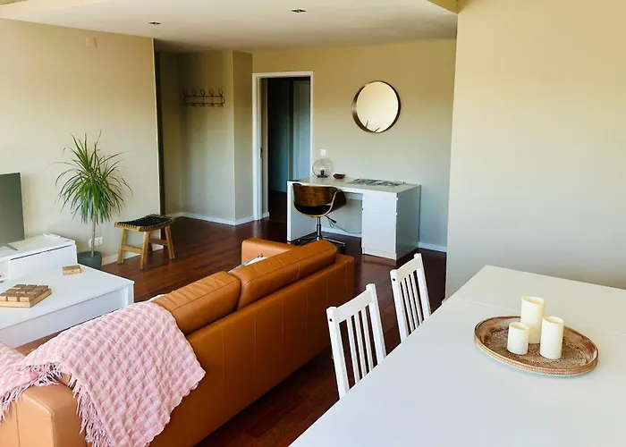 Renovado Com Ac, 2 Wc Completos, Terraço E Garagem Apartamento Porto