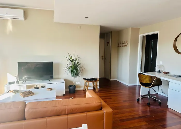 Renovado Com Ac, 2 Wc Completos, Terraço E Garagem *