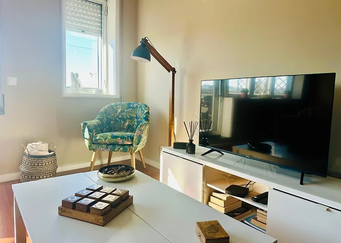 Renovado Com Ac, 2 Wc Completos, Terraço E Garagem *